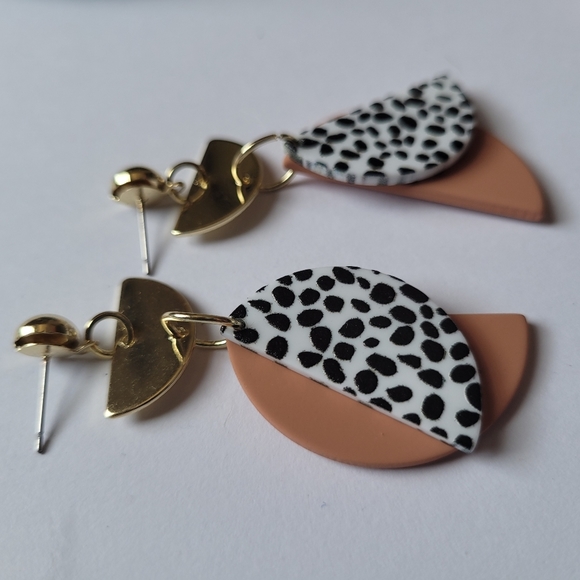 Dangle Earrings - Picture 6 of 8